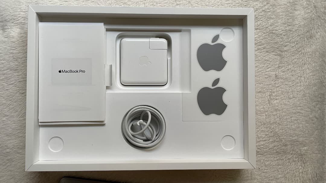 【美品】MacBook Pro 13インチ 8GB 512GB M1チップ