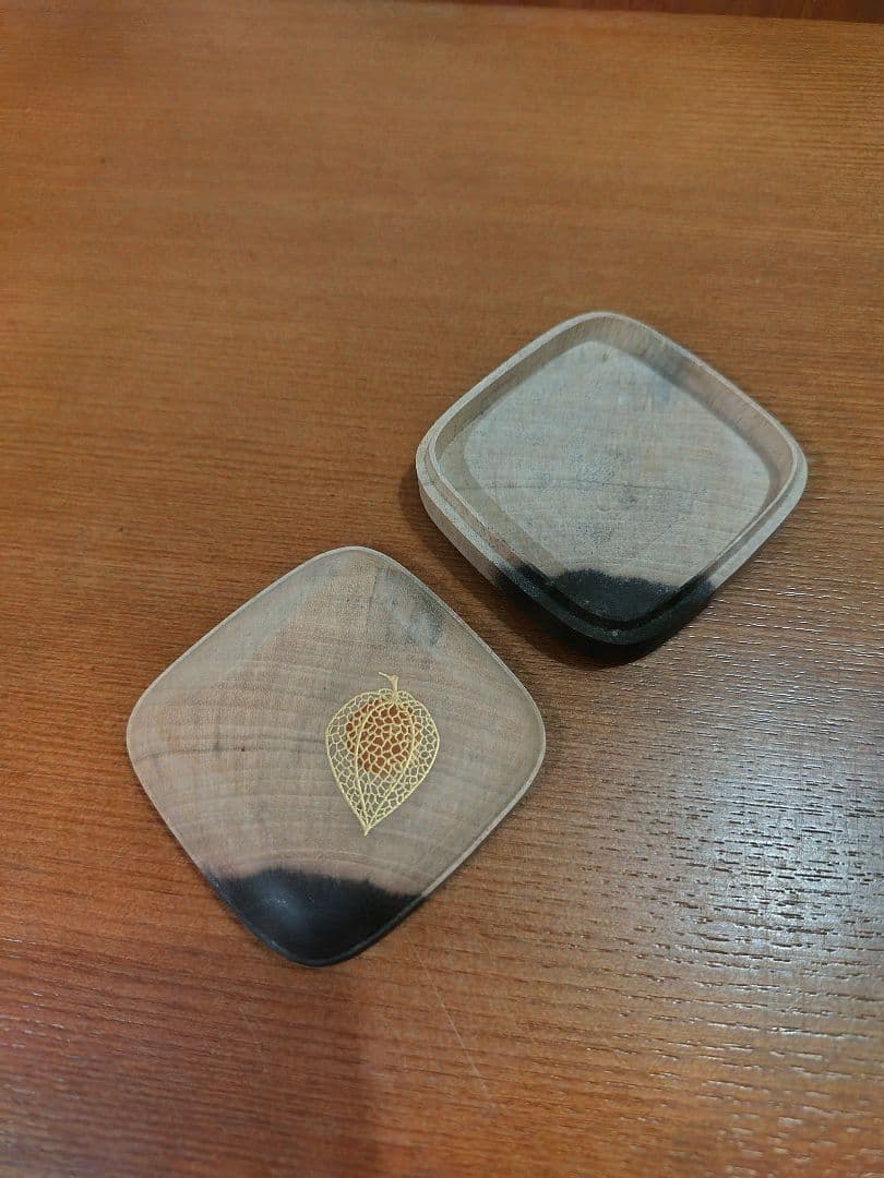 茶道具　黒柿　香合　桐箱付き　ほおずき