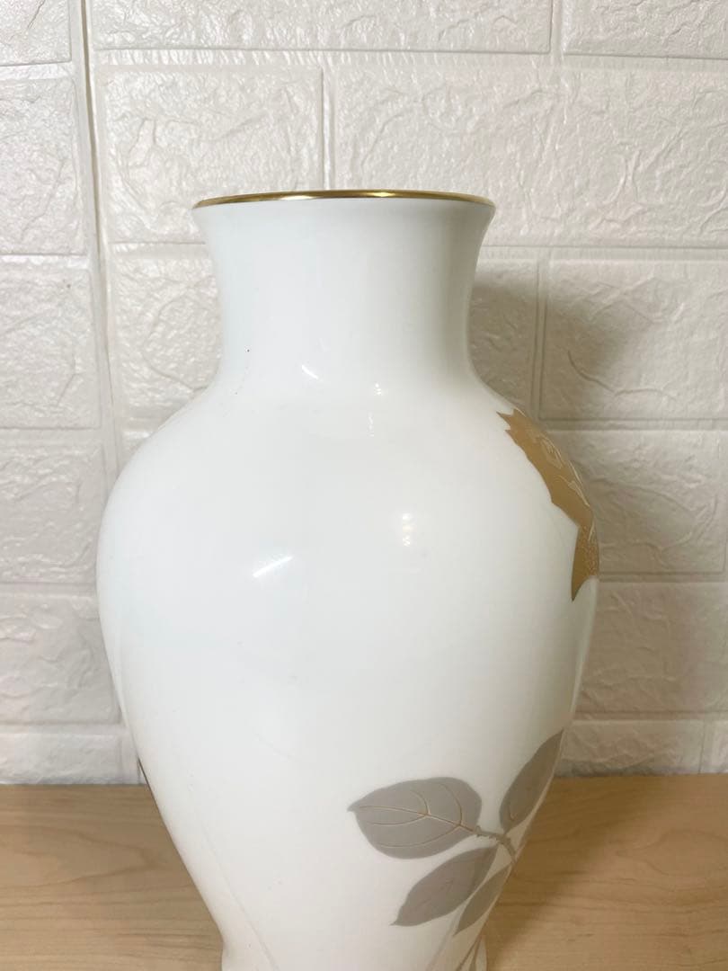 大倉陶園　花瓶　金蝕薔薇 高さ28cm