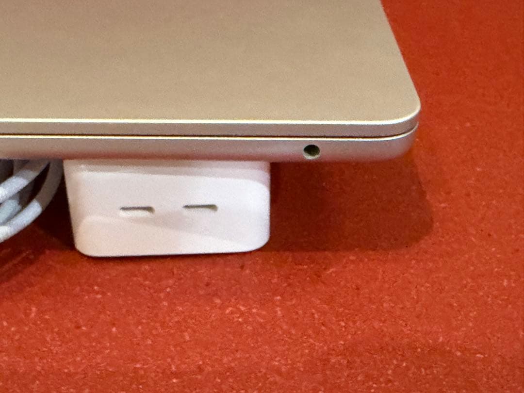 ほぼ新品MacBook Air 2025 M4 16GB JIS