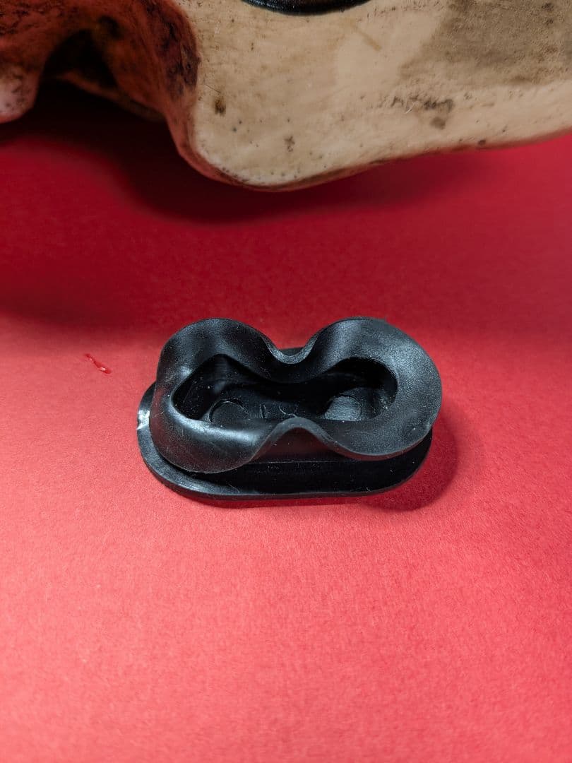 骸骨デザインの樹脂製　貯金箱　約17.5cm