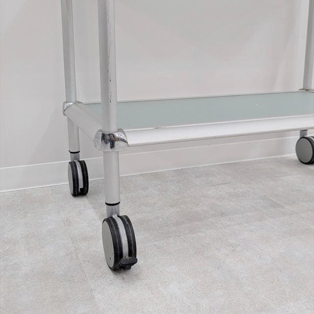 たけ様　guzziniヘルシンキハイシェルフ（キャスター付き）