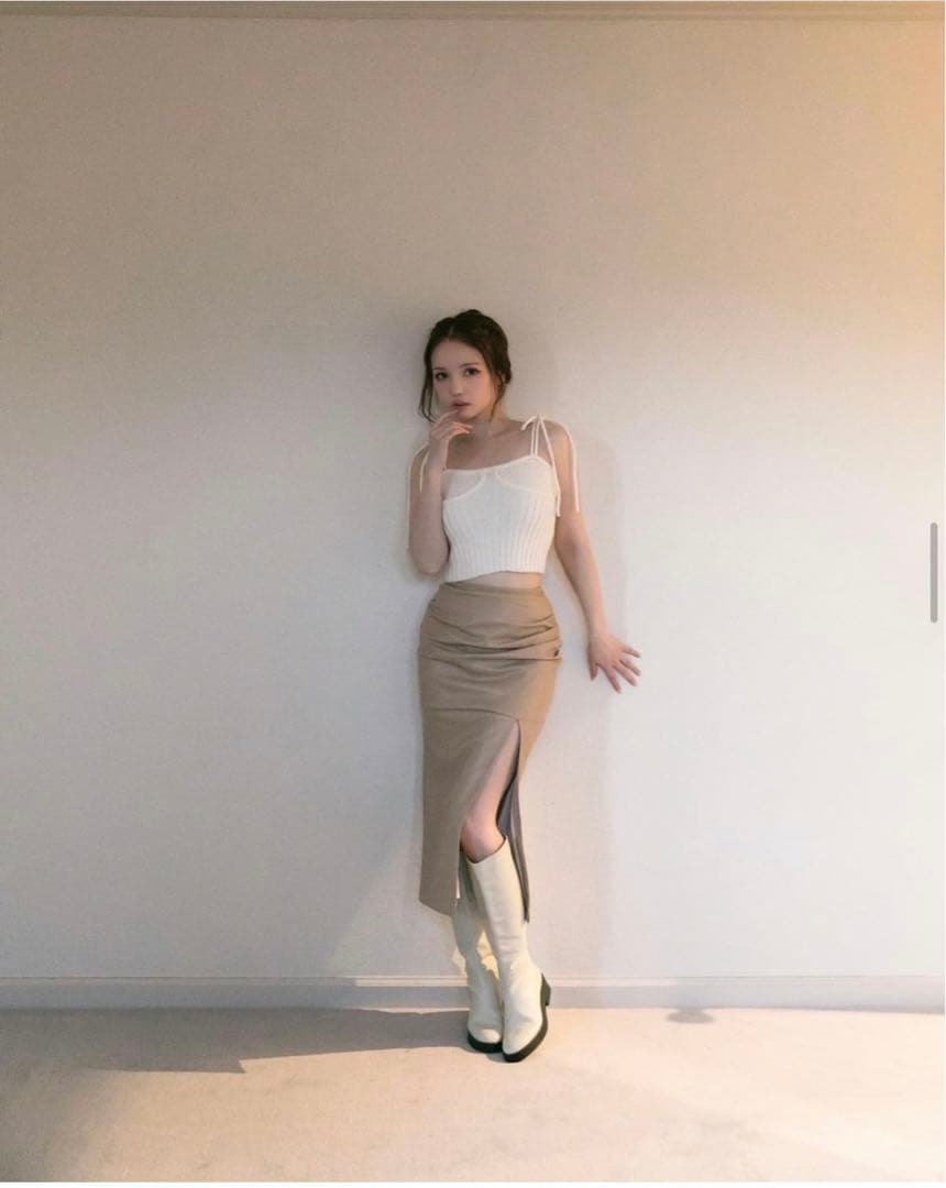 andmary mellow fake leather skirt ベージュ　M