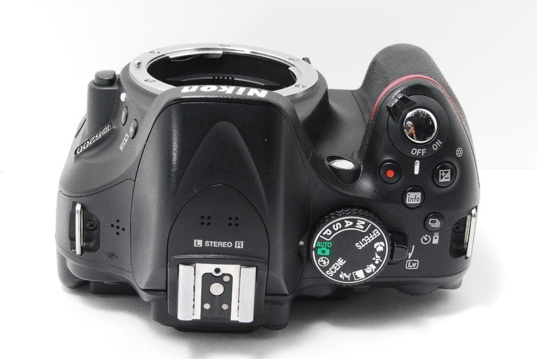 シャッター新品級 Nikon D5200 一眼レフカメラ スマホ転送