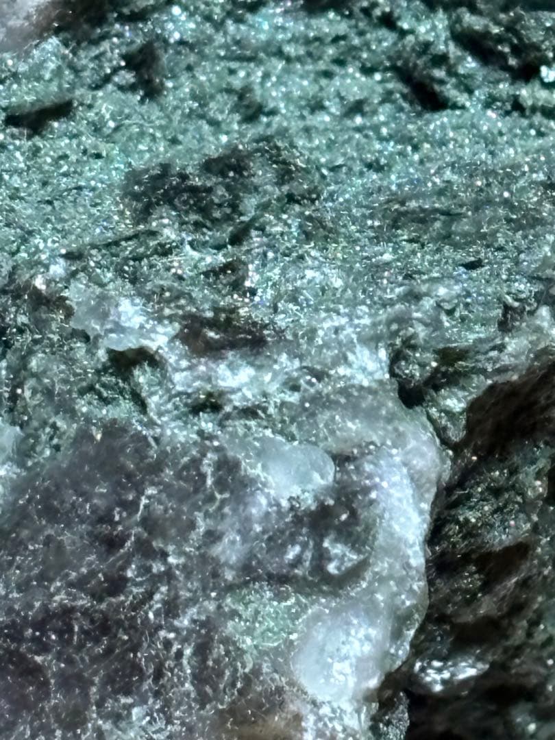 高品質ヒマラヤ産マニハールルチルの原石です！激レア貴重な商品です