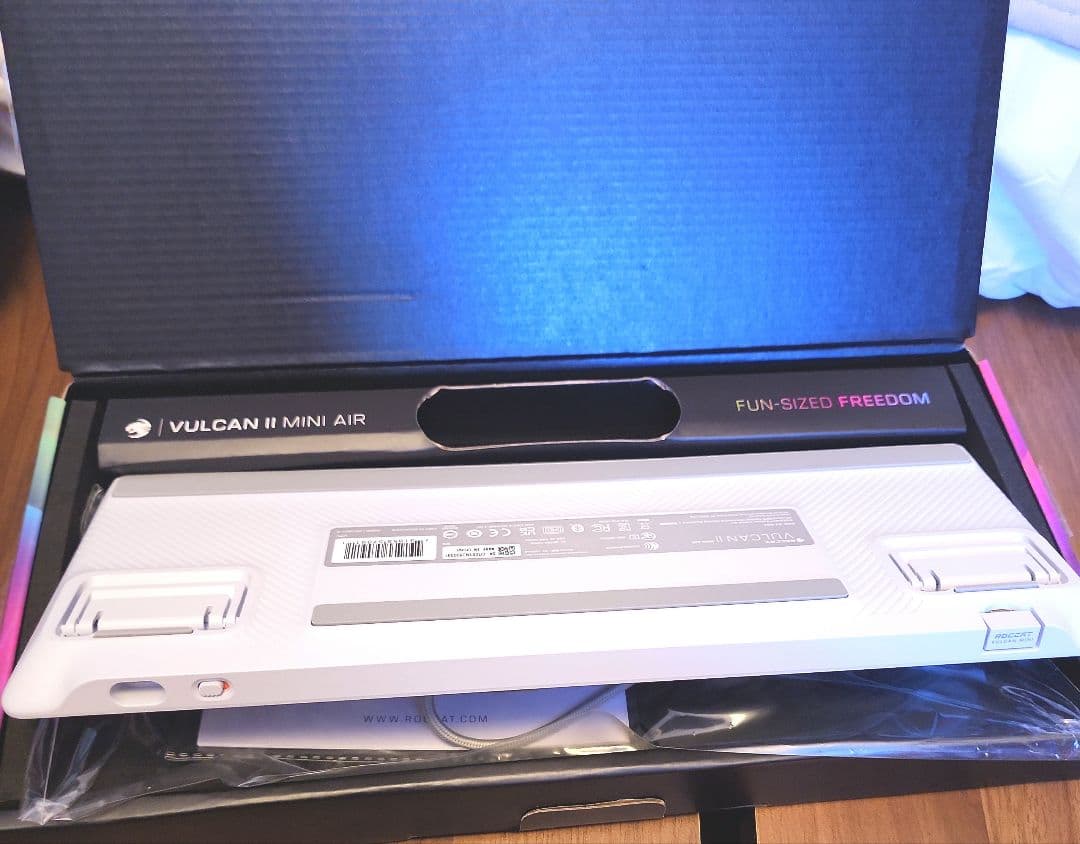 ROCCAT VULCAN Ⅱ MINI AIR 65％キーボード