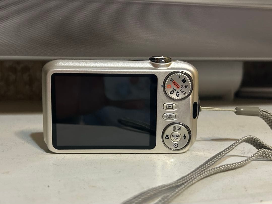FUJIFILM FinePix JX400 シャンパンゴールド デジカメ