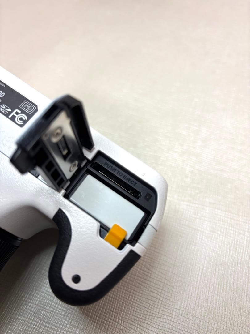 富士フイルム FinePix SL300★これ1台でエモ写＆超ズーム