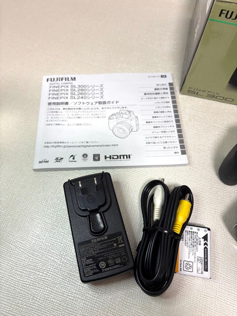 富士フイルム FinePix SL300★これ1台でエモ写＆超ズーム