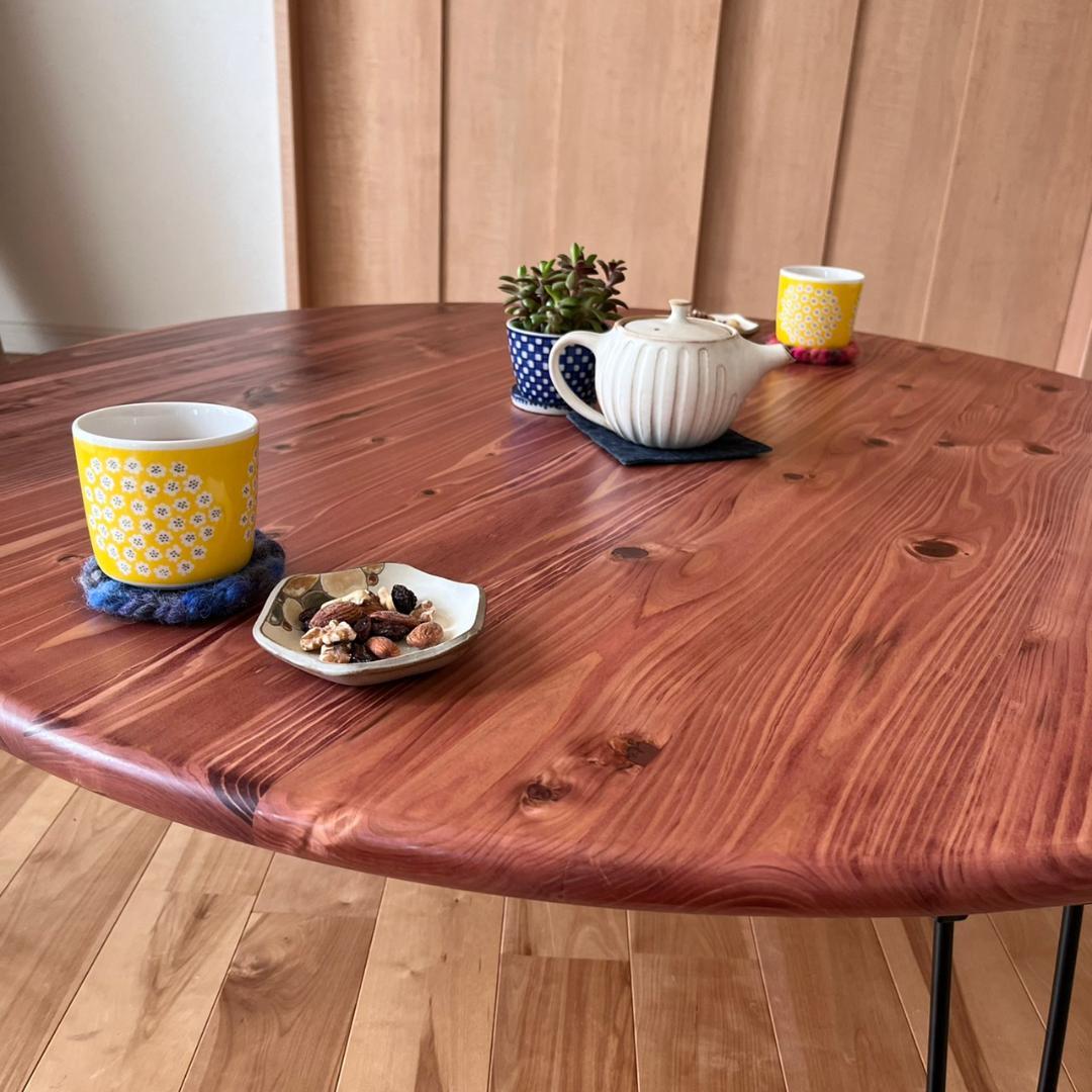 国産杉の無垢材　角が丸くなめらか　折り畳み　丸形テーブル　ちゃぶ台　チェリー色
