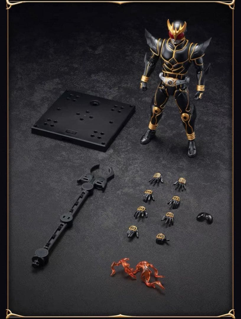 仮面ライダークウガ　アルティメットフォームプラモデル可動フィギュア発光LED付属