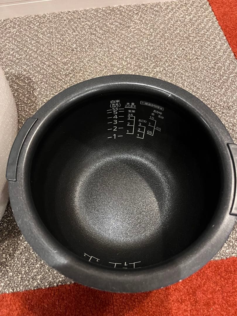 TIGER デジタル炊飯器 黒/白　JPB-G101