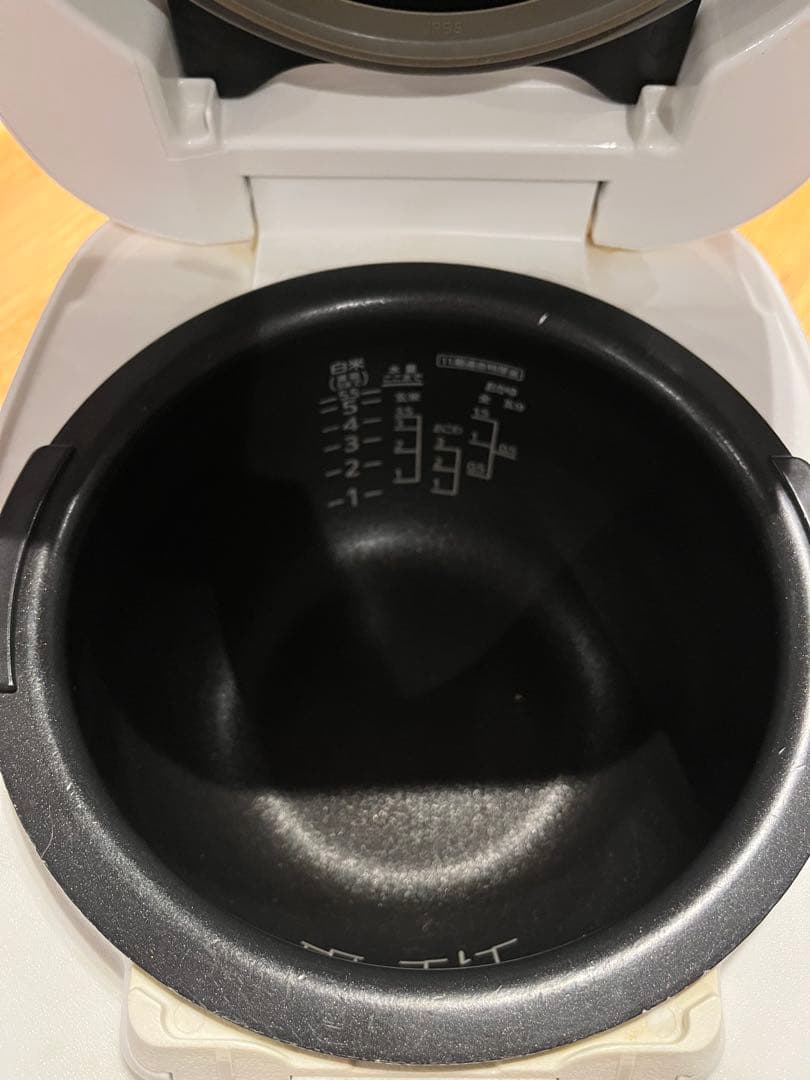 TIGER デジタル炊飯器 黒/白　JPB-G101