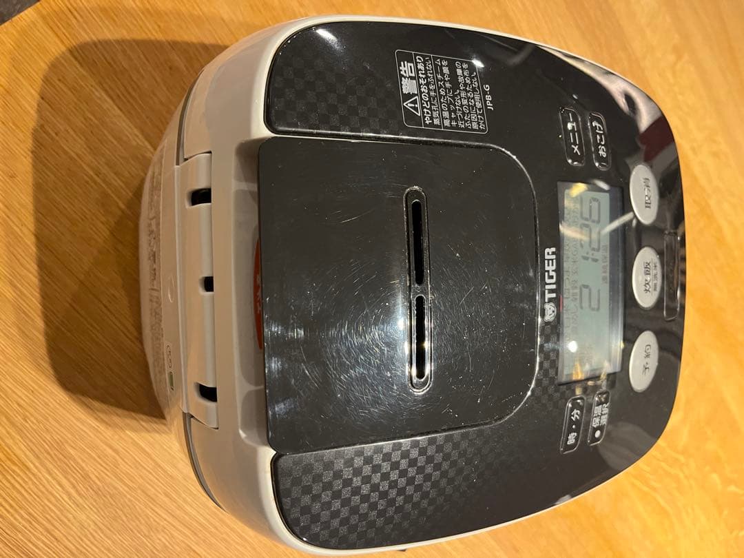 TIGER デジタル炊飯器 黒/白　JPB-G101