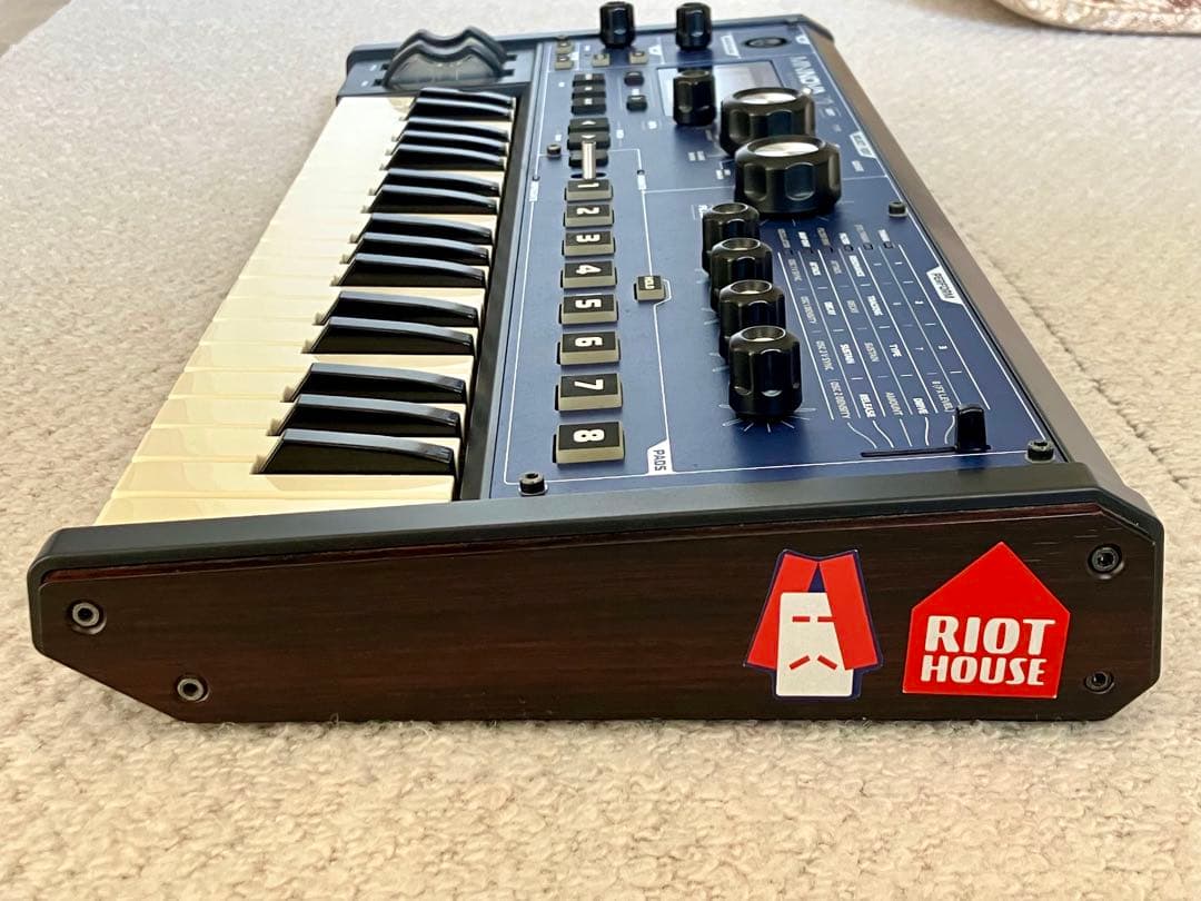 Novation Mininova（ケース無し）