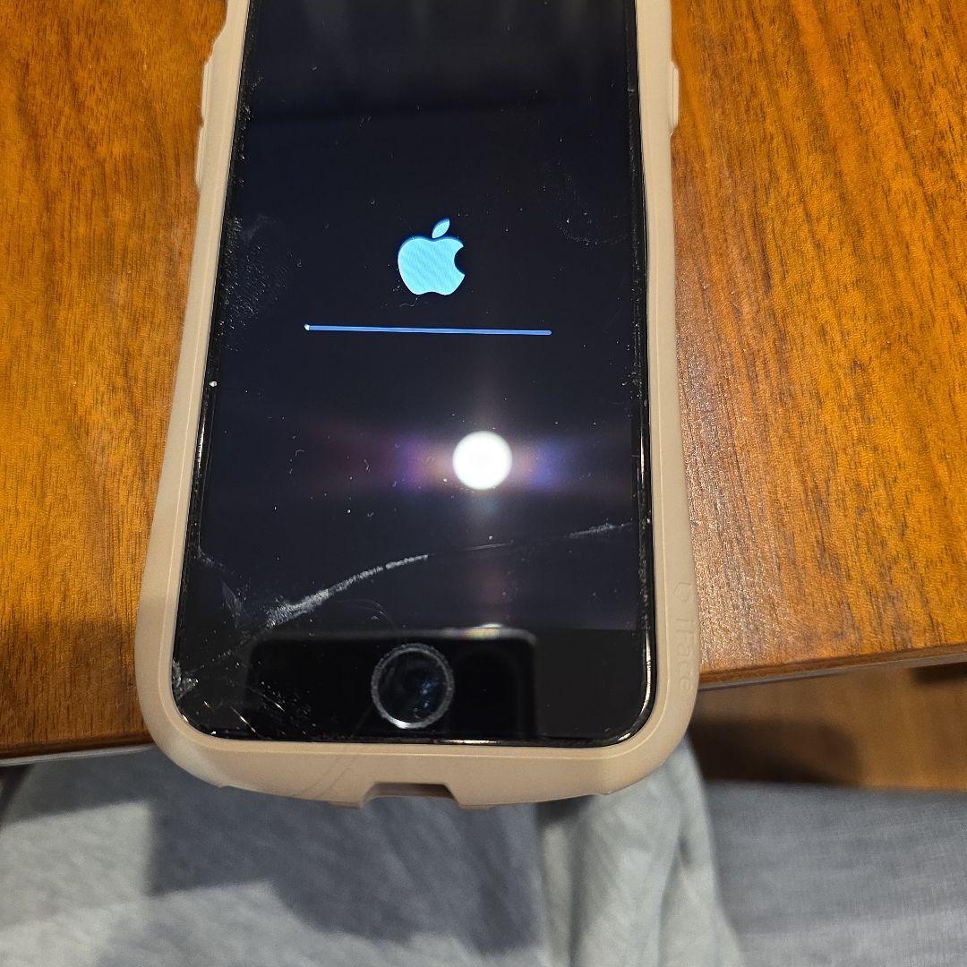 Apple iPhone SE (第3世代) スターライト