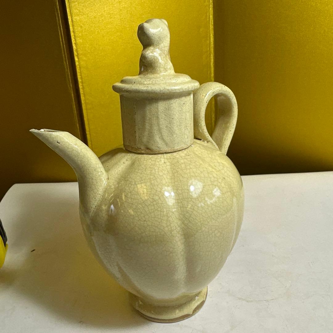 中国，骨董，時代物，動物の蓋付きクリーム色