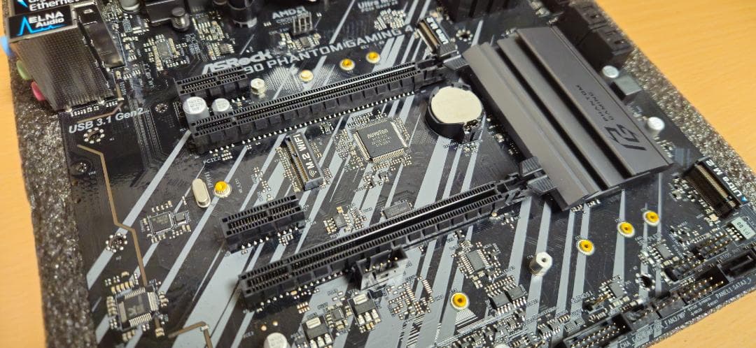 Core i7 9700K+ASRock Z390+8GB [動作確認済み]