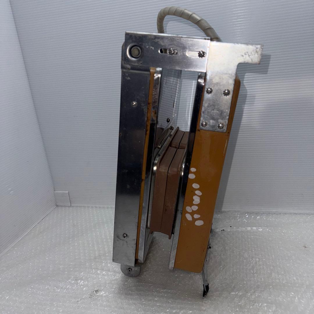 ワールドキッチンの業務用ワッフルメーカー「スナックベーカー KB2」