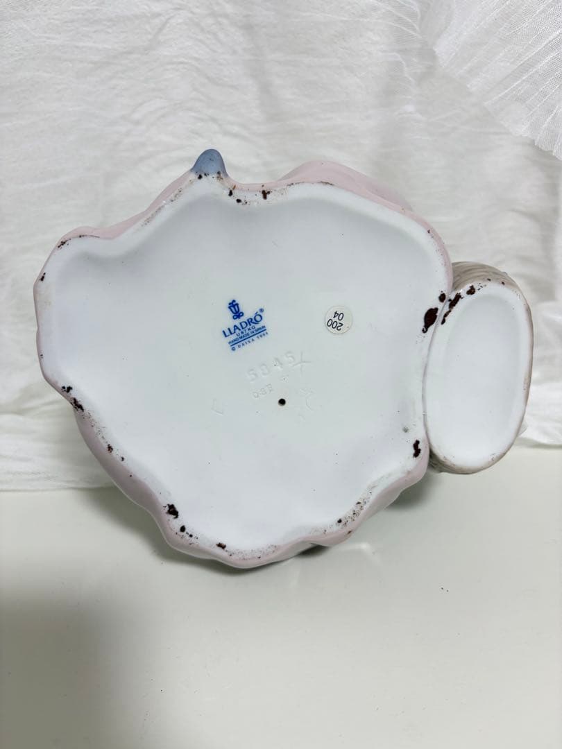 LLADRÓ リヤドロ 赤ちゃんの着せ替え 置物 陶器 インテリア