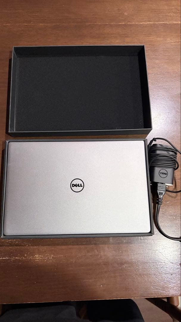 Dell ノートパソコン　XPS13 (9350) 8G/256GB難あり