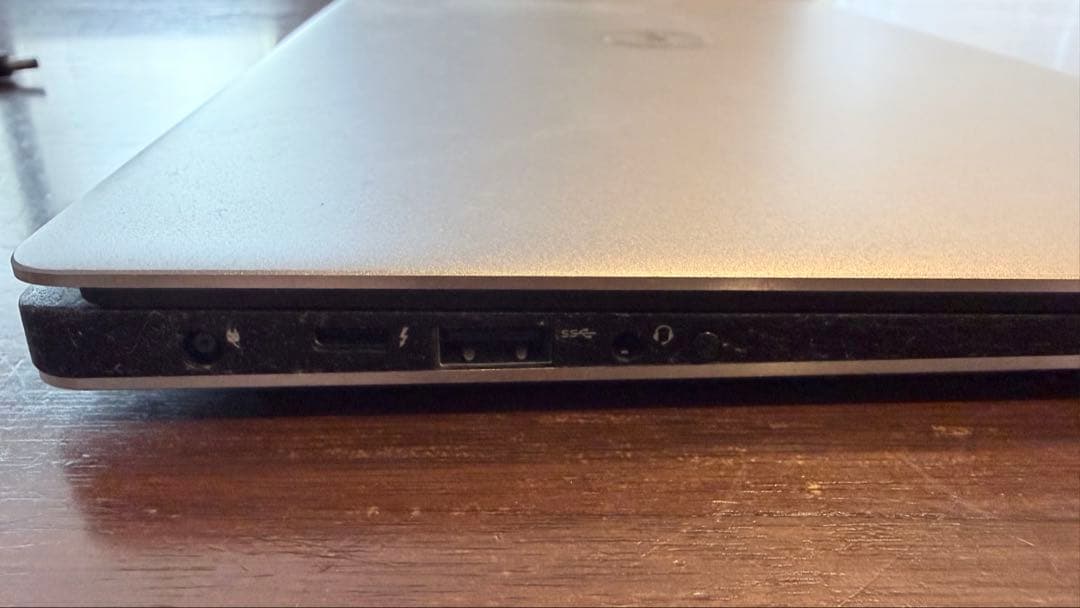 Dell ノートパソコン　XPS13 (9350) 8G/256GB難あり