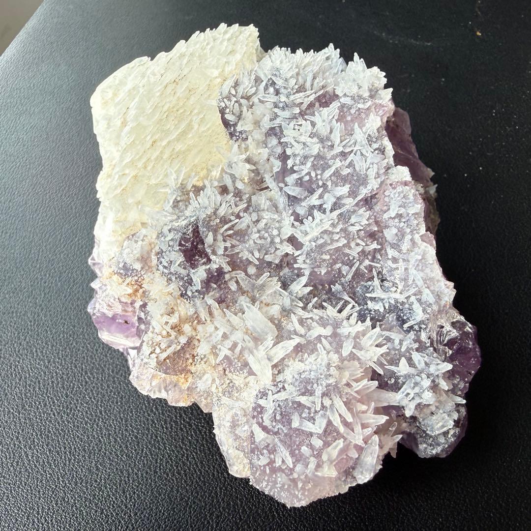 天然石カルサイト共生アメジストの原石　置物　鉱物NO.022414