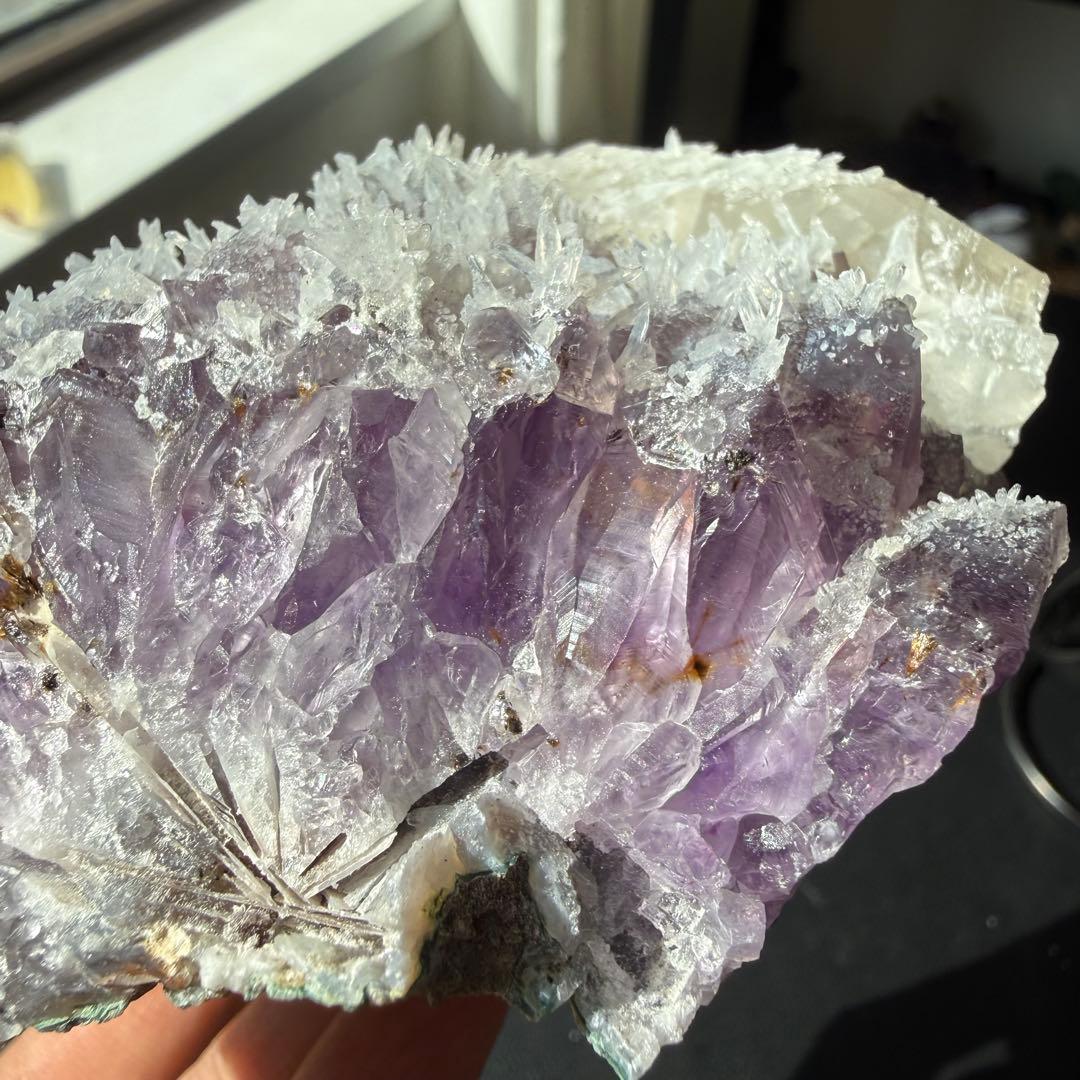 天然石カルサイト共生アメジストの原石　置物　鉱物NO.022414