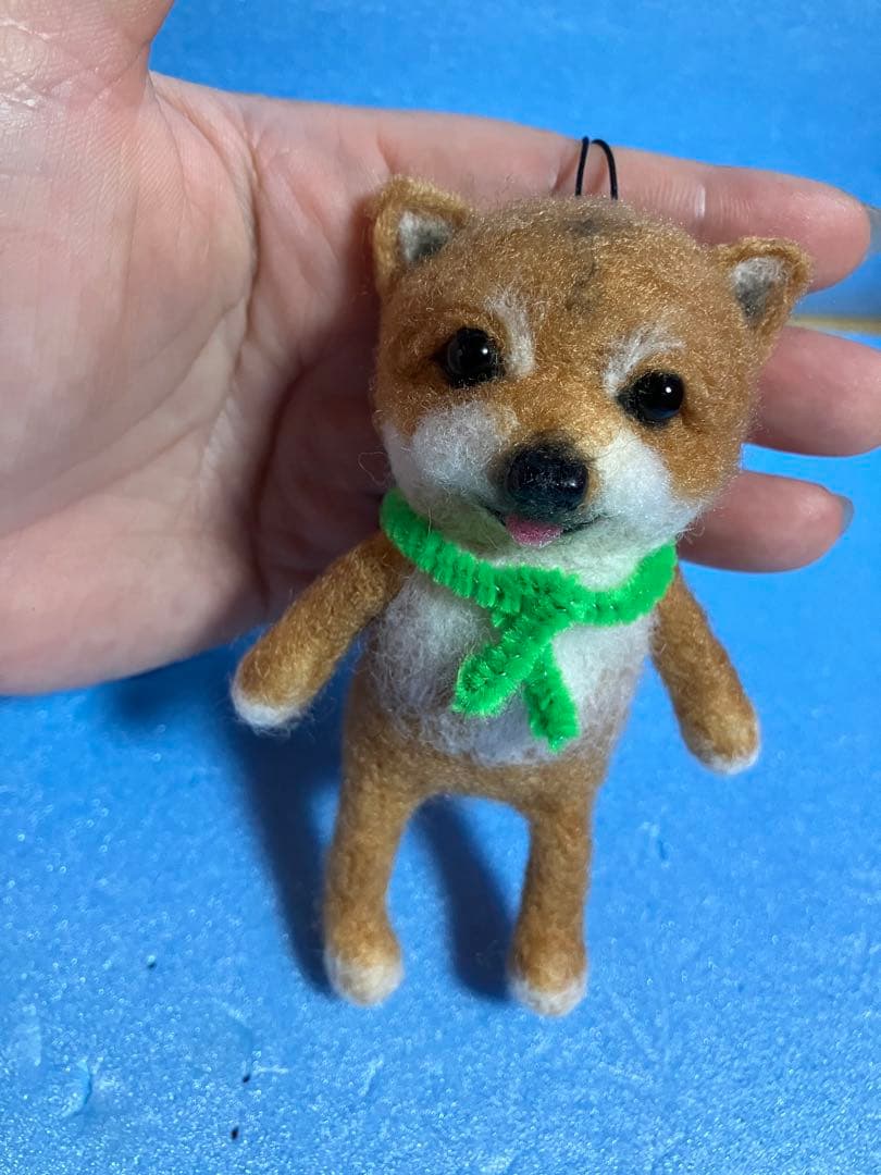 羊毛フェルト　柴犬　ストラップ