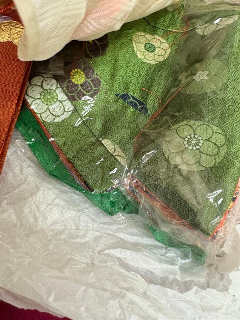 伝統的 雛人形 木箱入　豪華で綺麗