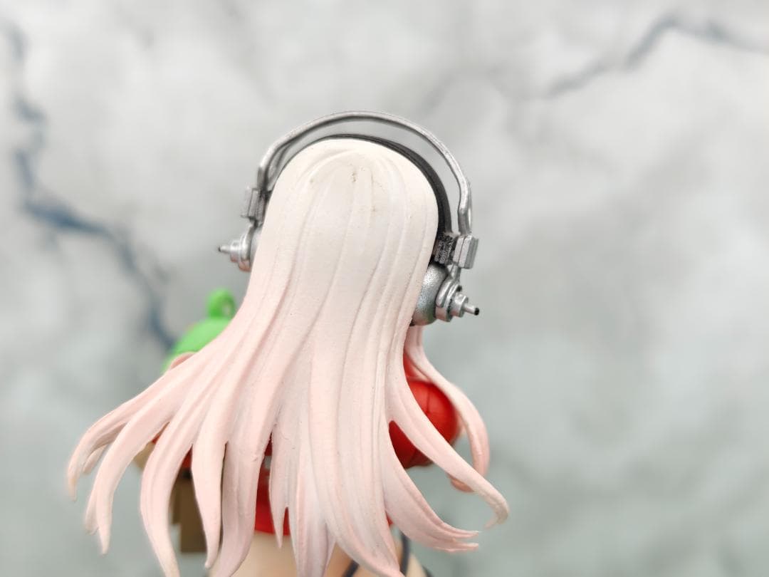 GRG × すーぱーそに子 レースクィーンフィギュア＆タイトー制服フィギュア