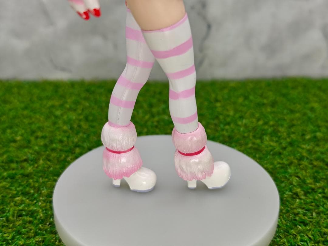 GRG × すーぱーそに子 レースクィーンフィギュア＆タイトー制服フィギュア