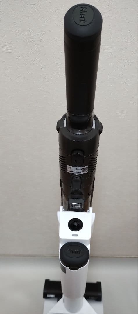 シャークニンジャ コードレススティッククリーナー LC701JBK