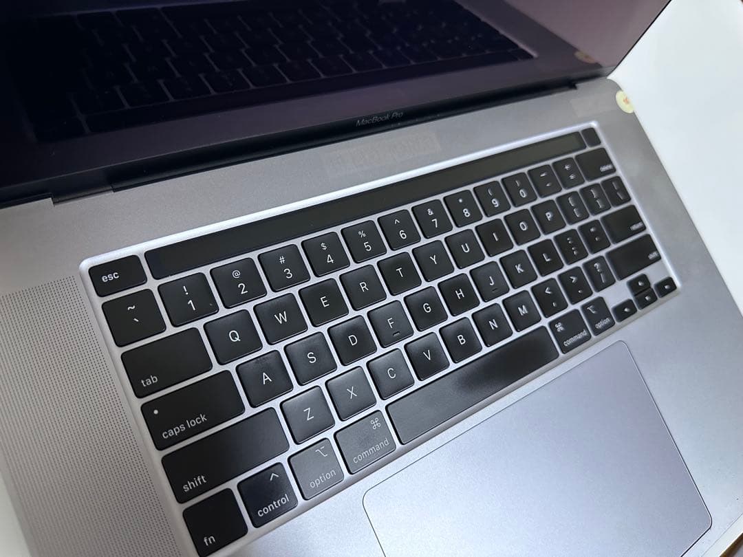 Macbook Pro 16 インチ (2019) i7/SSD 512GB