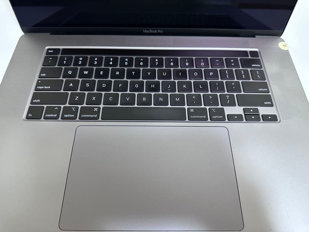 Macbook Pro 16 インチ (2019) i7/SSD 512GB