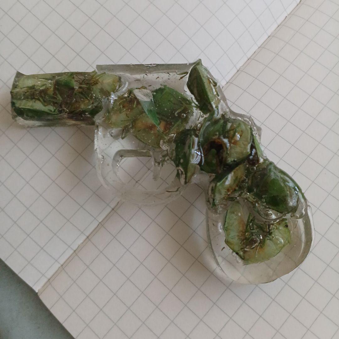 ハンドメイド レジン製 カメムシデザイン 装飾用小物