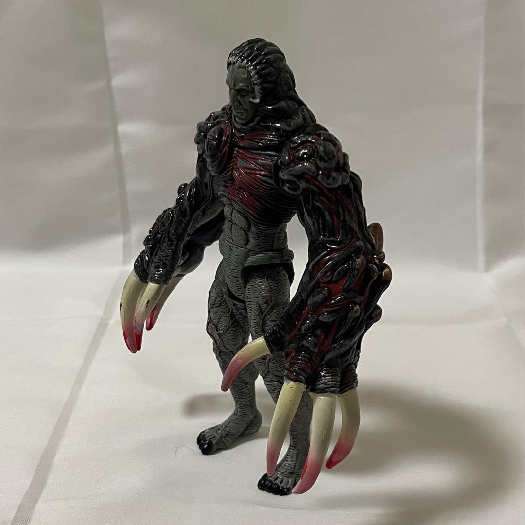 バイオハザード タイラント クリーチャー アクション フィギュア