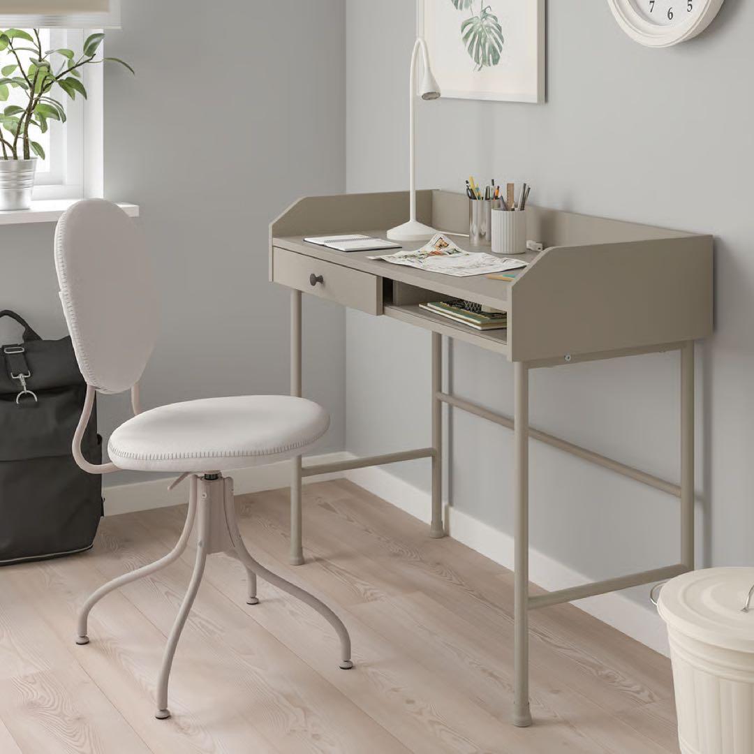 IKEA HAUGA ベージュ パソコンデスク