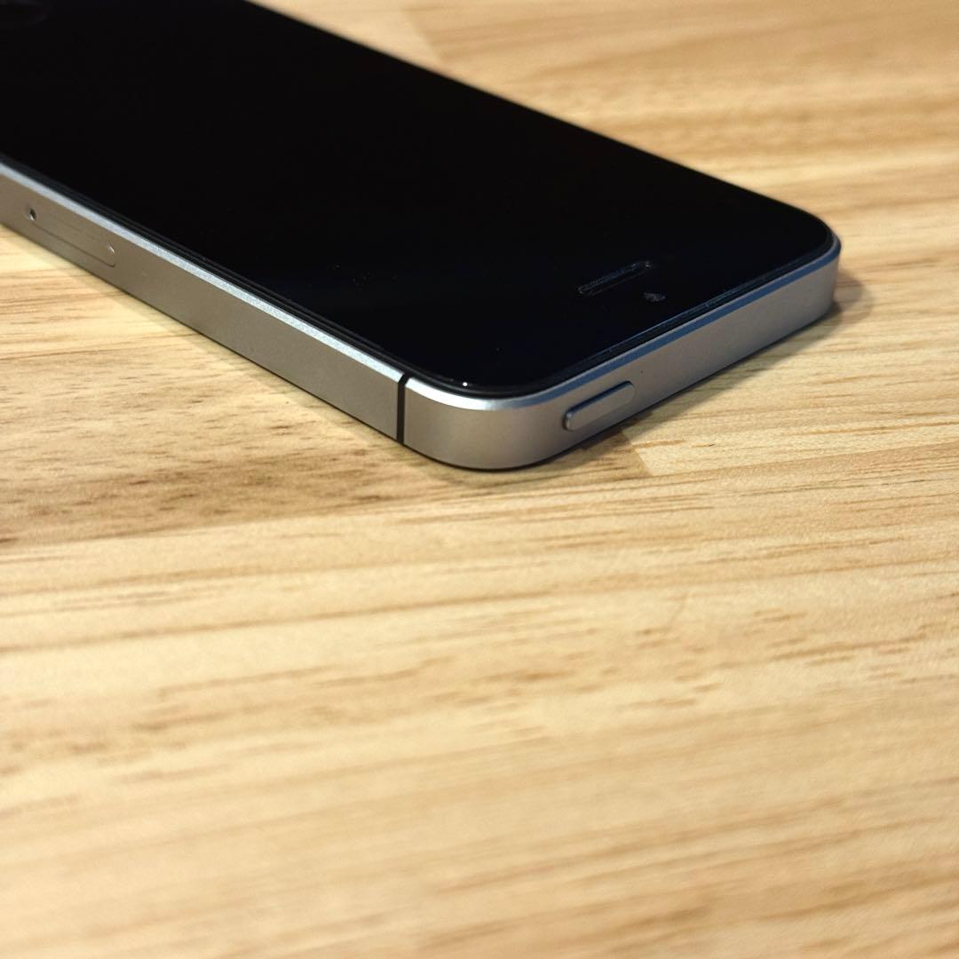 a*3様 【美品】iPhone SE 第1世代 64GB シルバー【SIMロック
