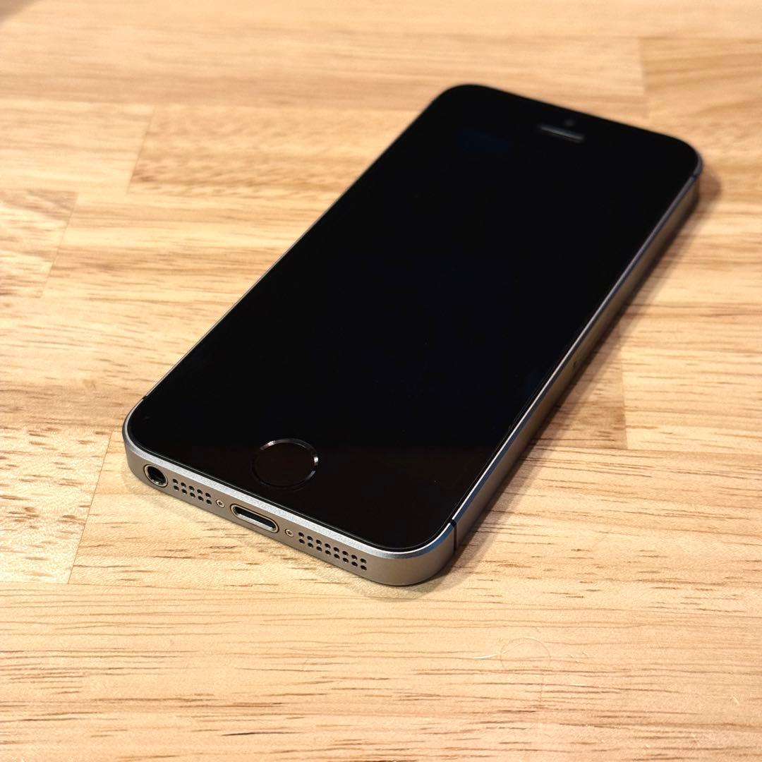 a*3様 【美品】iPhone SE 第1世代 64GB シルバー【SIMロック