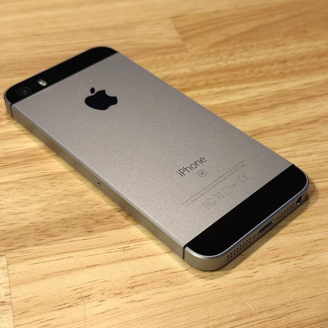 a*3様 【美品】iPhone SE 第1世代 64GB シルバー【SIMロック