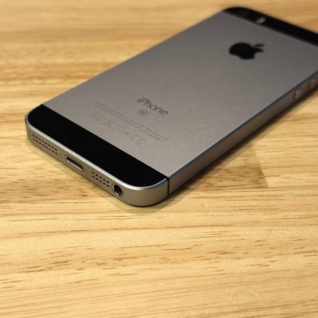 a*3様 【美品】iPhone SE 第1世代 64GB シルバー【SIMロック