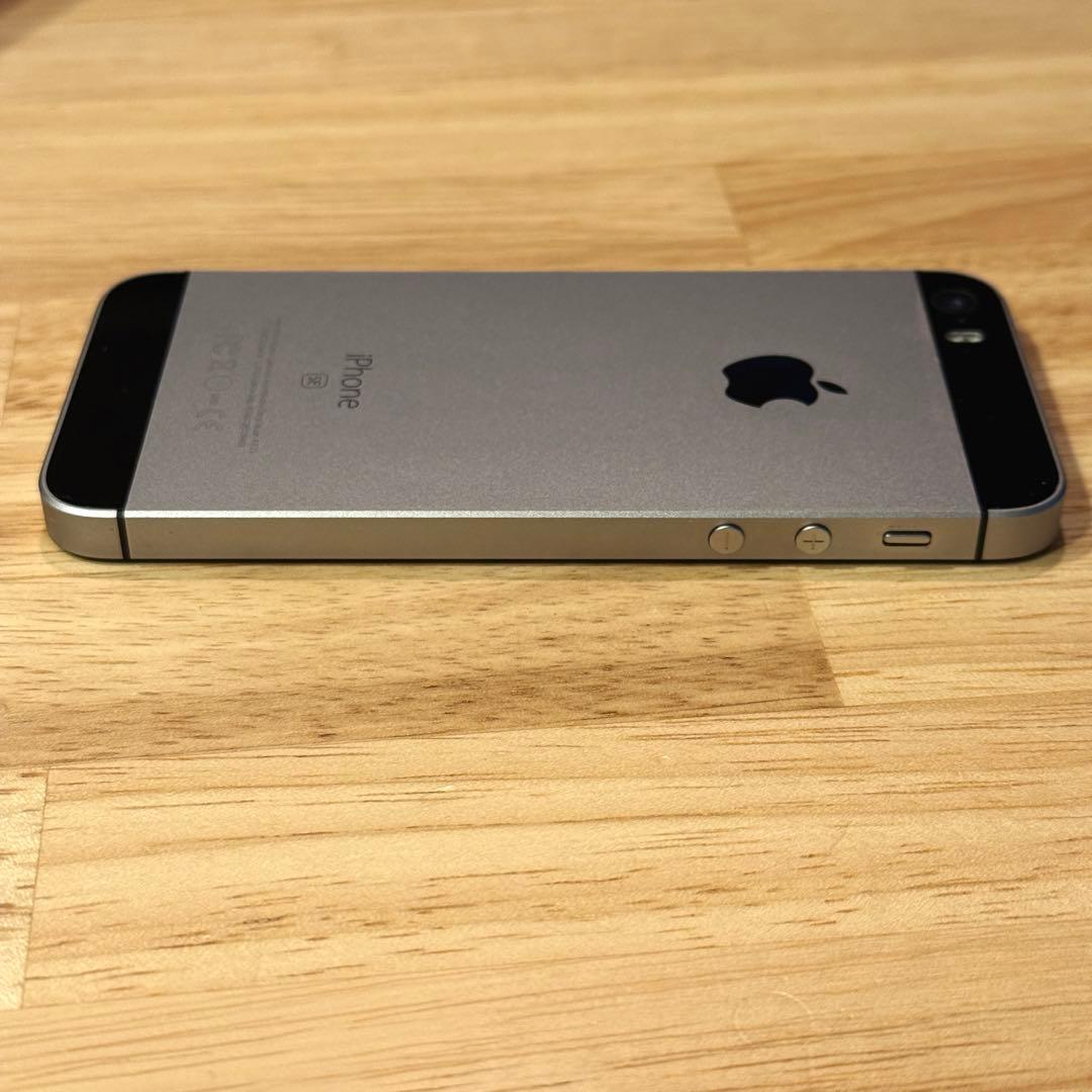 a*3様 【美品】iPhone SE 第1世代 64GB シルバー【SIMロック