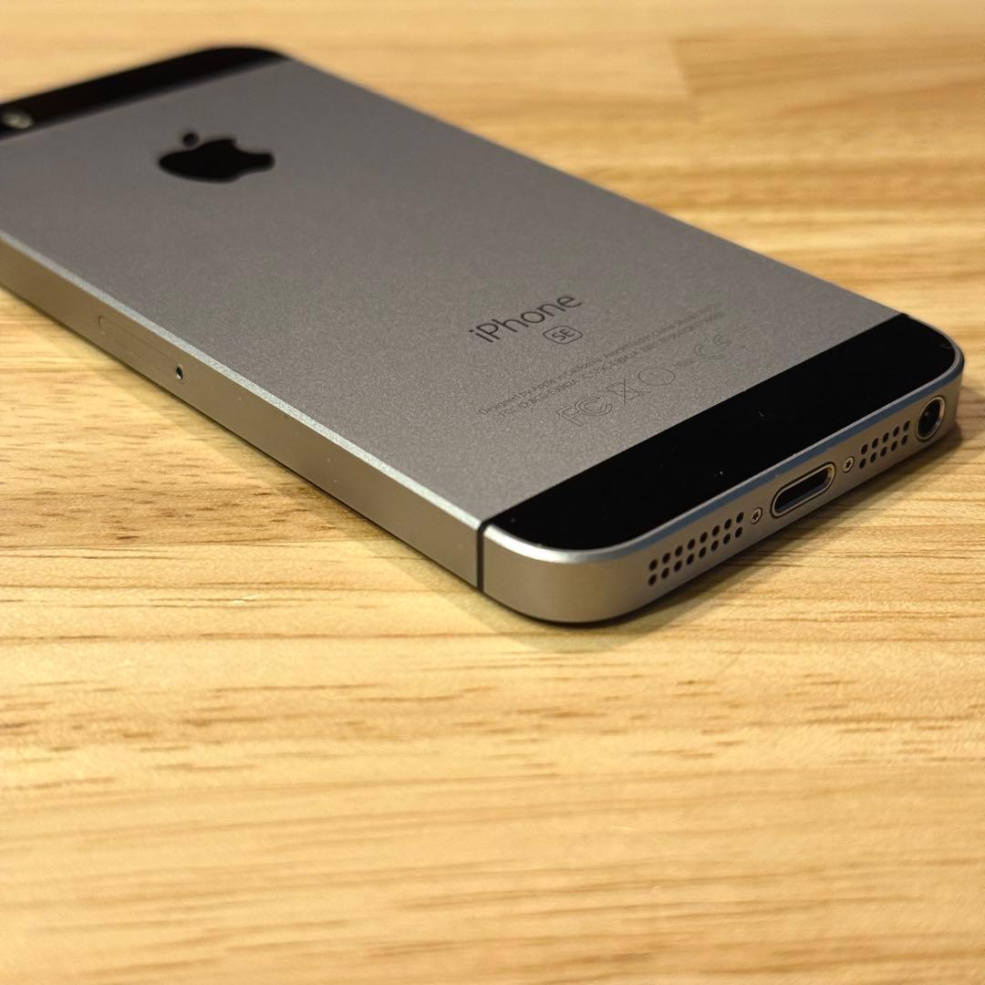 a*3様 【美品】iPhone SE 第1世代 64GB シルバー【SIMロック