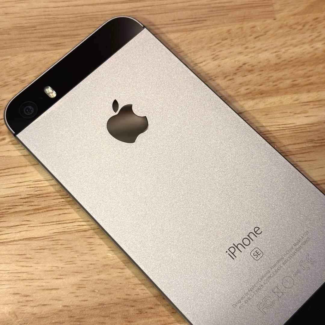 a*3様 【美品】iPhone SE 第1世代 64GB シルバー【SIMロック