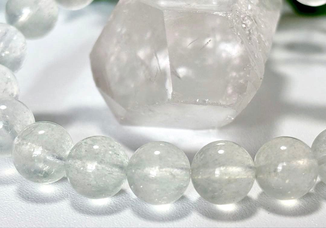 究極品質　無限のエネルギーを宿した蒼き太陽　幻のホワイトグリーンサンストーン