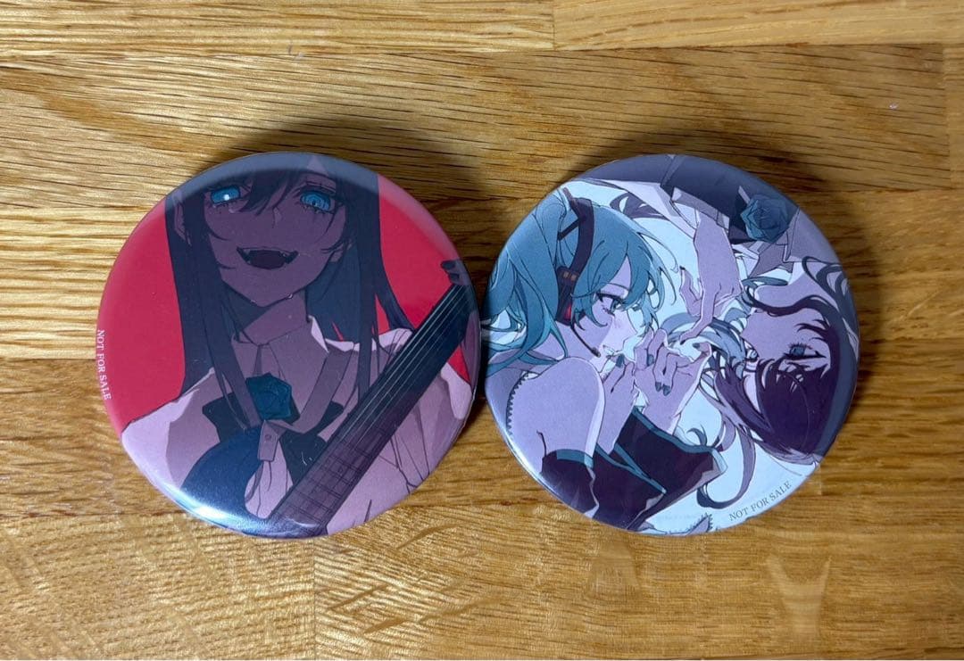 Ado キーホルダー缶バッジセット