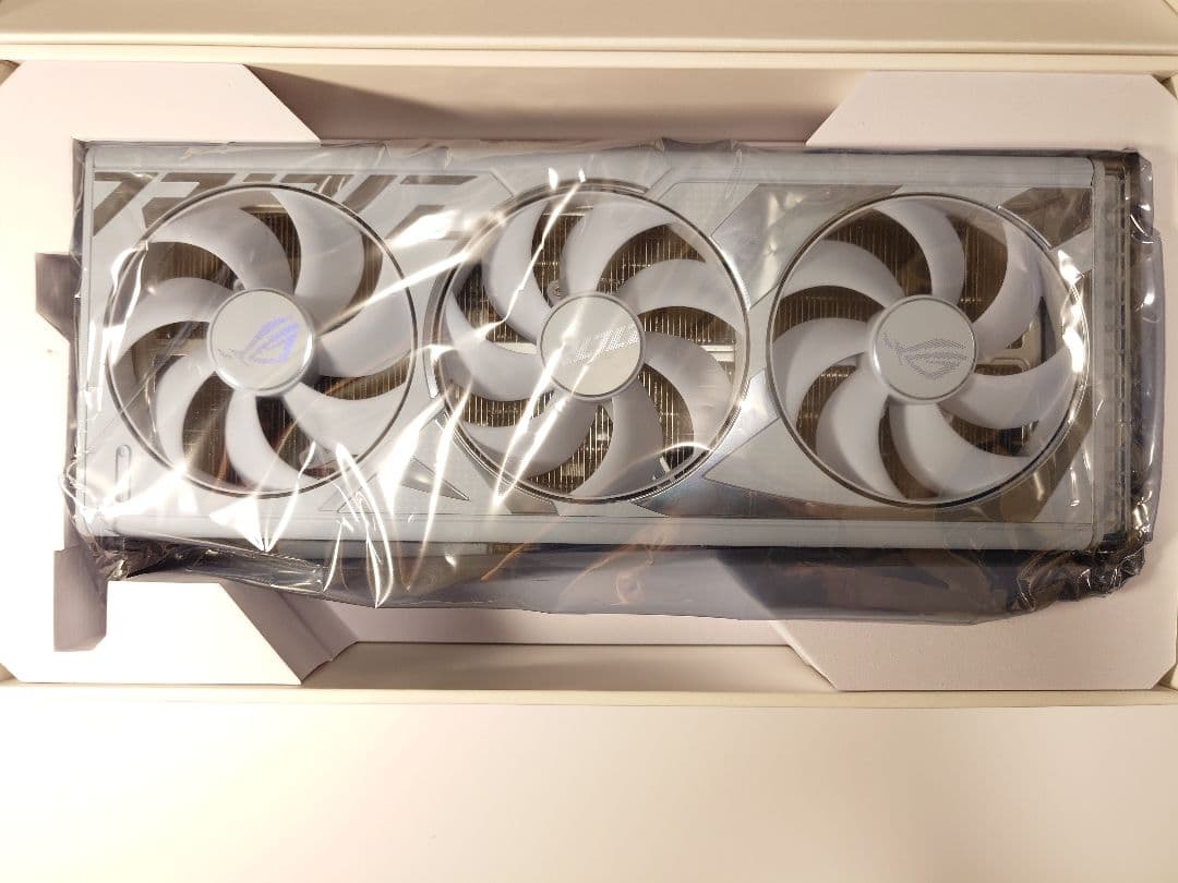 ROG STRIX GAMING GeForce RTX 4090 OC 白