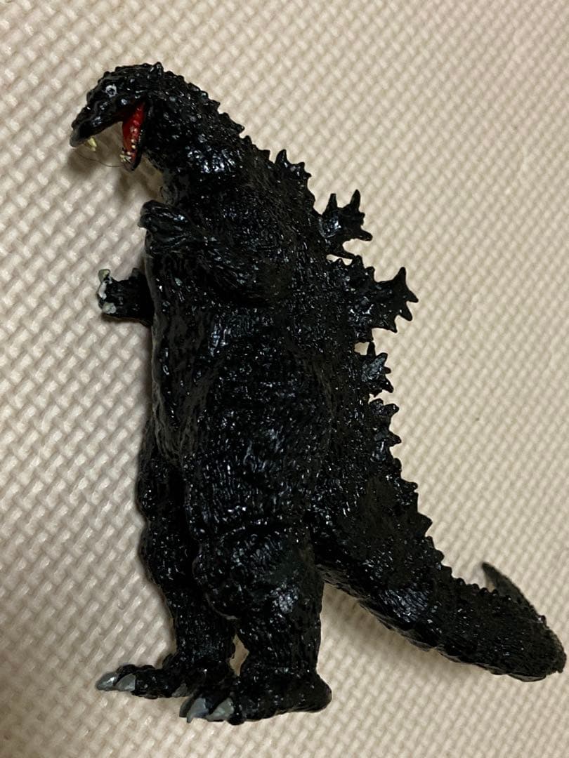 初代ゴジラ　鉄製610g木製台座付き