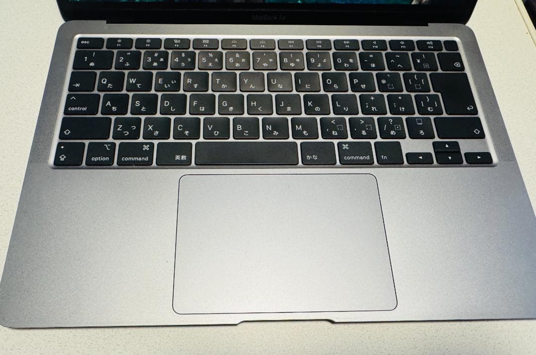 MacBook Air 2020 i3 8GB 13インチ バッテリー良好